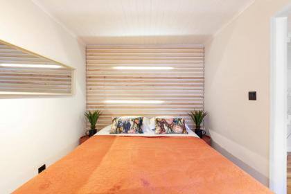 Modern & Bright One Bedroom Apartment within St George's Castle - image 12