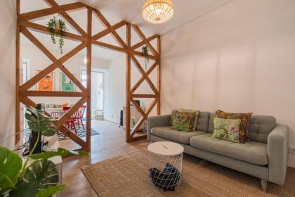 LovelyStay - Peaceful Central Apartment I - image 1