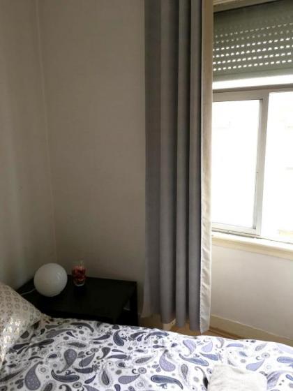 Apartment with 2 bedrooms in Lisboa with furnished balcony and WiFi - image 5