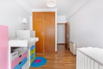 Bright Spacious Three-Bed Apartment in Lisbon - image 18