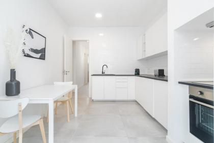 Casa Boma Lisboa - Modern and Stylish Apartment with Private Terrace - Lapa IV - image 8