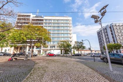 Mid-Century Apartment near Cais do Sodré - image 12