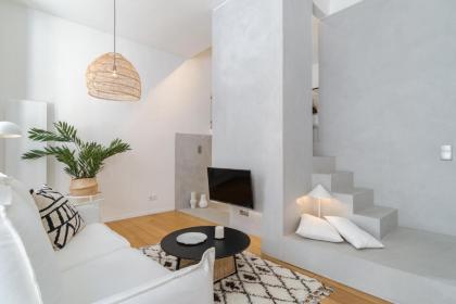 CASA BOMA LISBOA - DUPLEX APARTMENT IN THE HEART OF LISBON - ARROIOS I - image 1