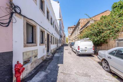 Minimalist Studio in Downtown Lisbon - image 18