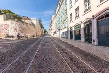 Apartment Porta de Alfama for up to 6 guests! - image 3